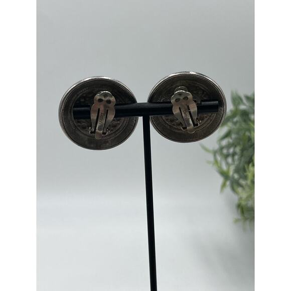 Ben Amun Vintage Silver Tone Textured Dome Round Clip On Earrings - Picture 4 of 11